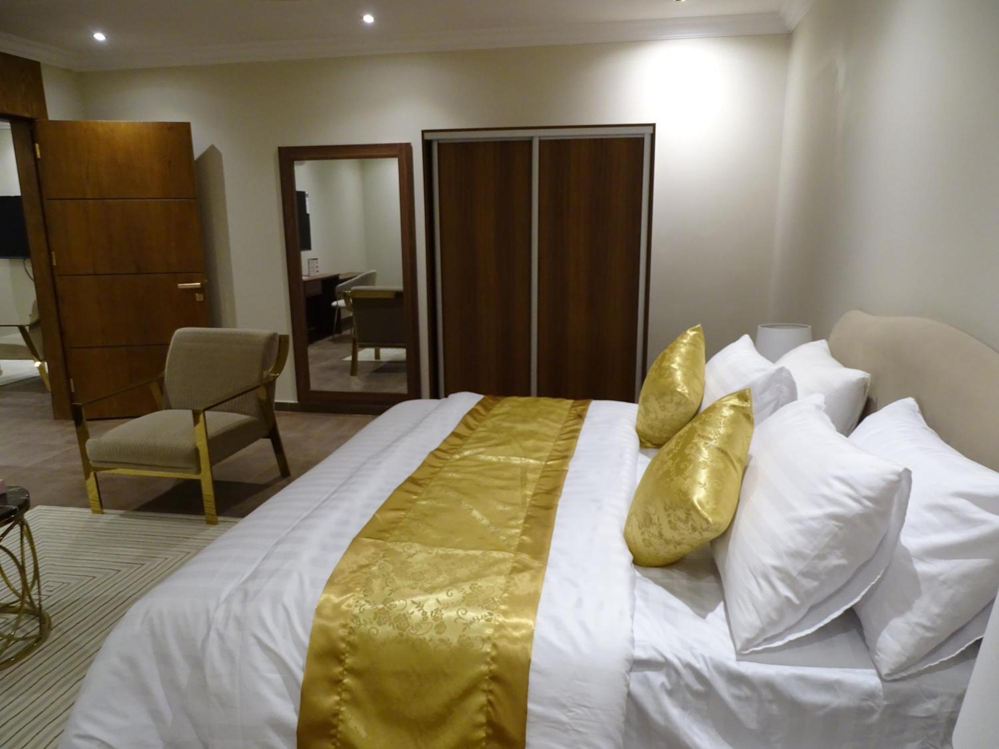 Comfort Inn Al Taawon - Family Only Riyadh Exteriör bild